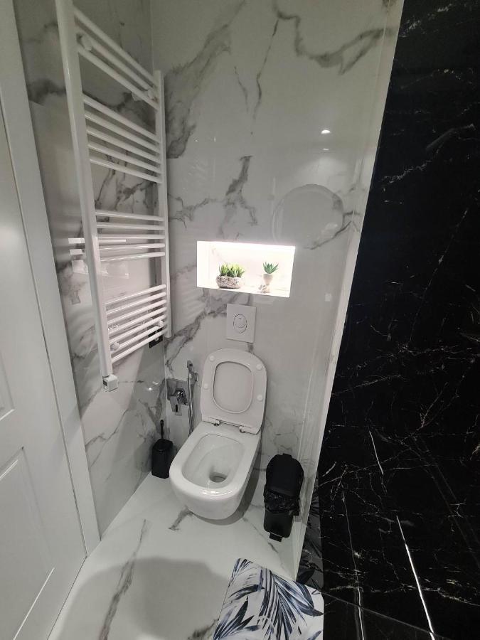 Gjirokastër Grey Luxury Apartment מראה חיצוני תמונה