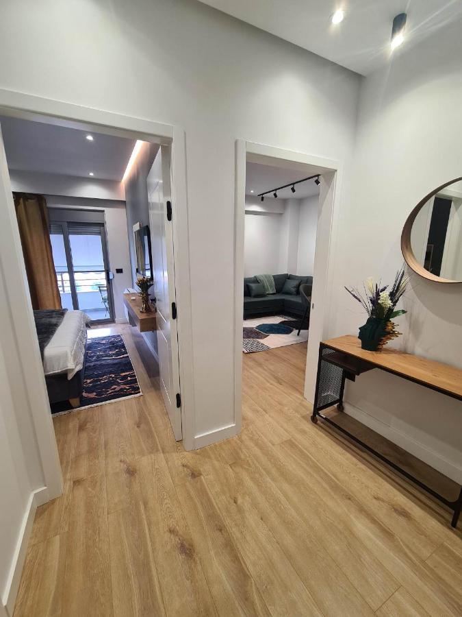 Gjirokastër Grey Luxury Apartment מראה חיצוני תמונה
