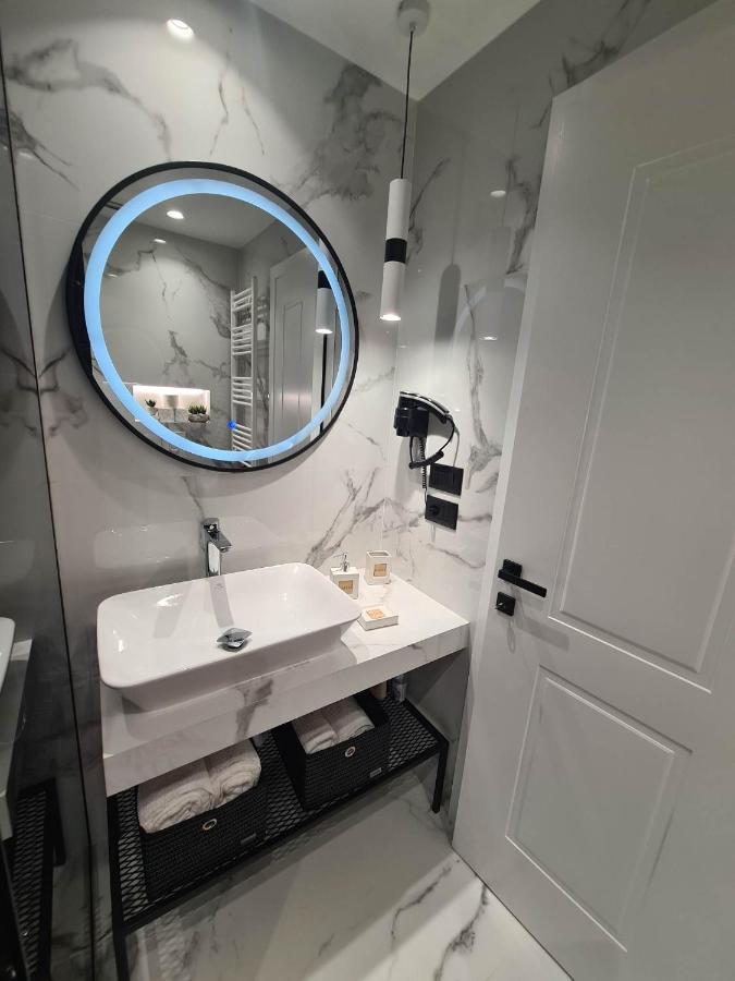 Gjirokastër Grey Luxury Apartment מראה חיצוני תמונה